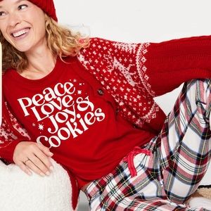 NWT 2 piece Christmas pajama set, Size Small